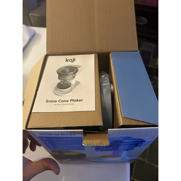 Koji Ice Shaver - Blue Snow Cone Maker New in Box Kitchen Desserts Fun For Kids - Picture 4 of 4